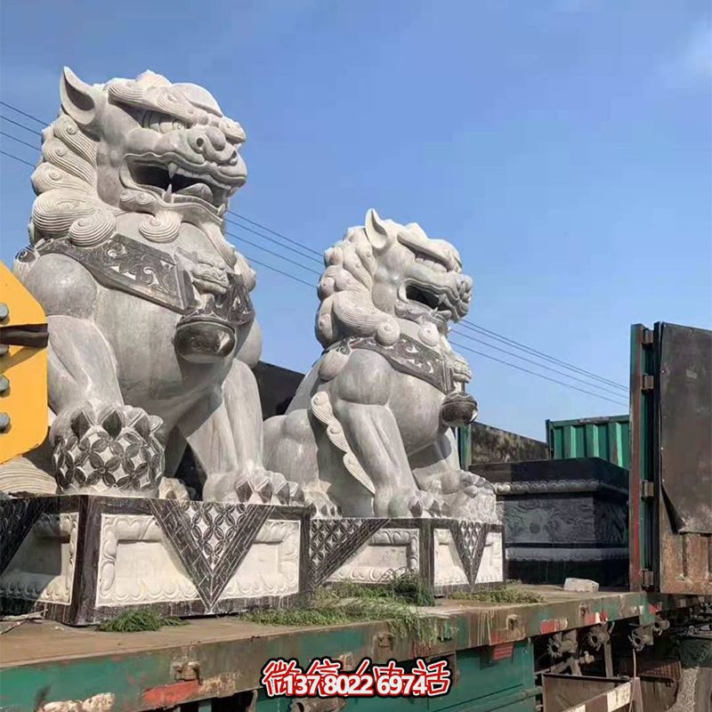 青石制大型仿真獅子雕塑，為鎮宅增添獨特魅力