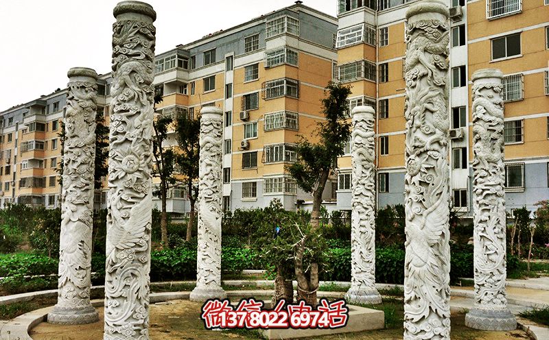 精美大理石浮雕龍柱，裝點小區(qū)花園