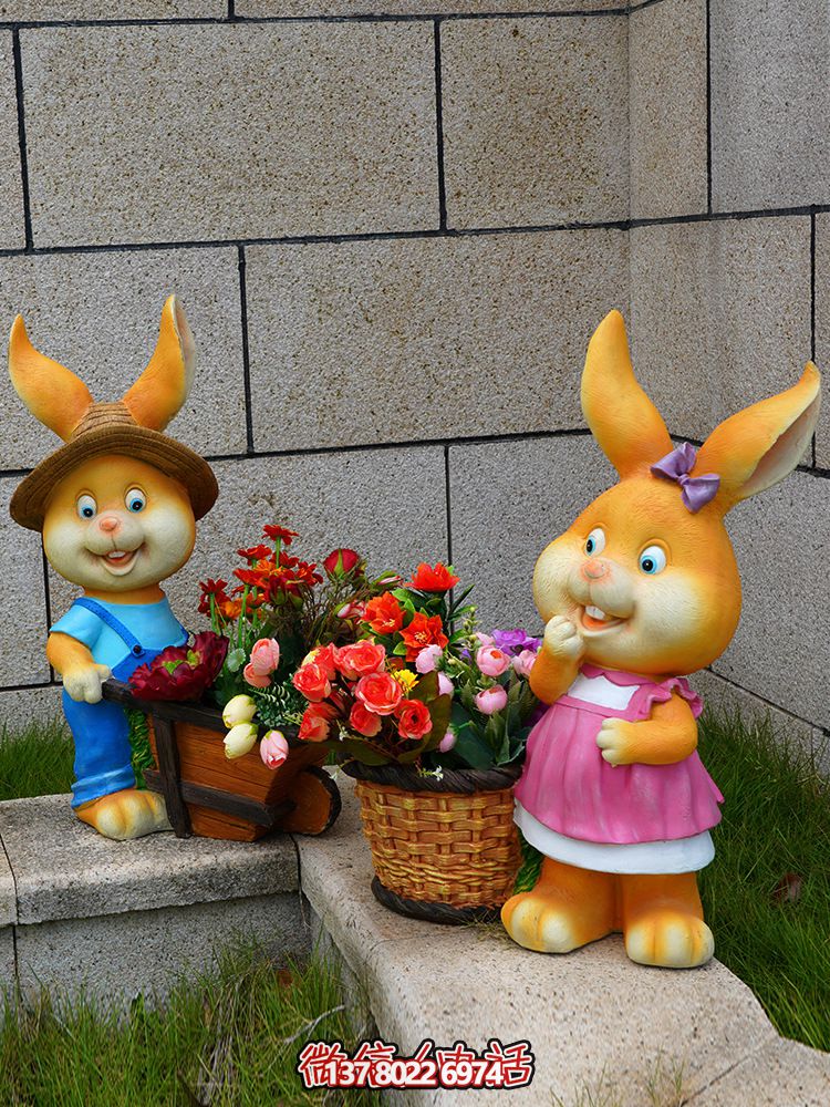 玻璃鋼彩繪只兔子雕塑，為庭院增添精彩