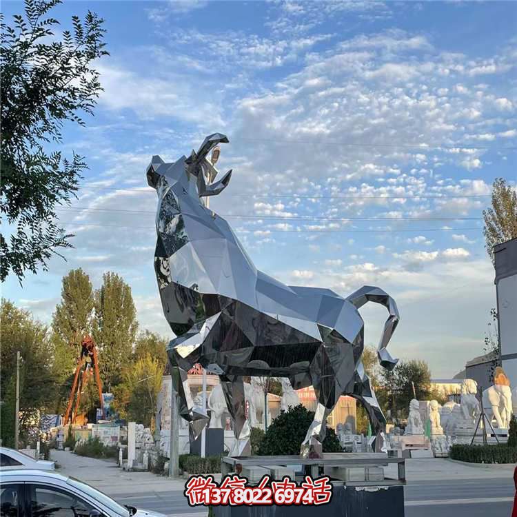 大型不銹鋼牛雕塑，拋光切面