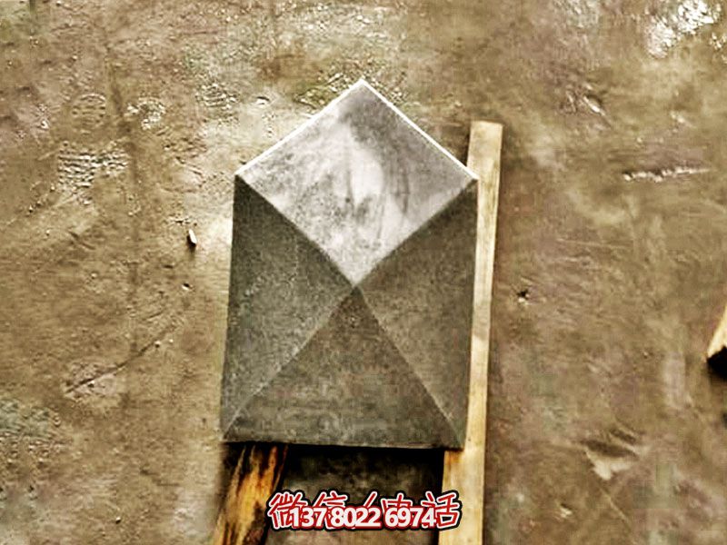 菱形擋車石阻石球，為兒童游樂場提供安全保障