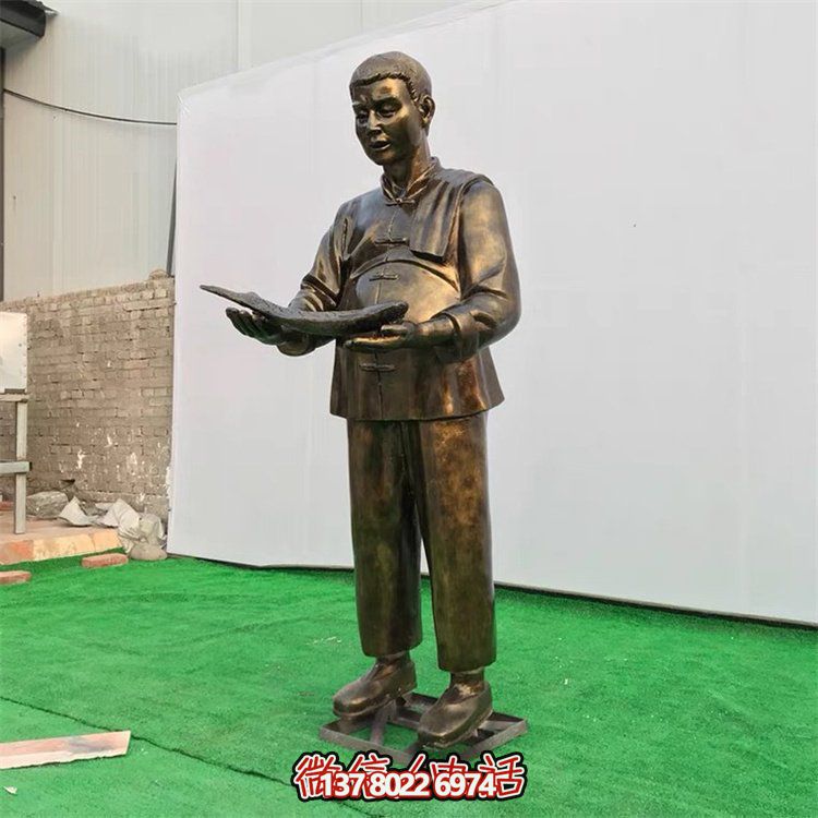 玻璃鋼仿銅人物景觀擺件，點綴公園美景